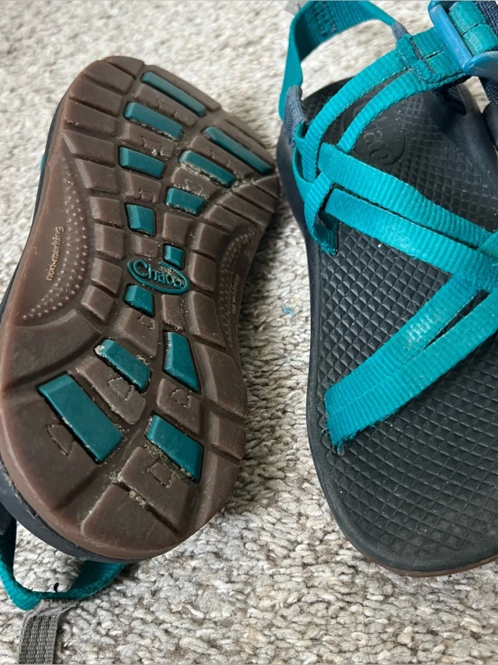 Chaco Kids Teal and Black Sport Sandals Size 1